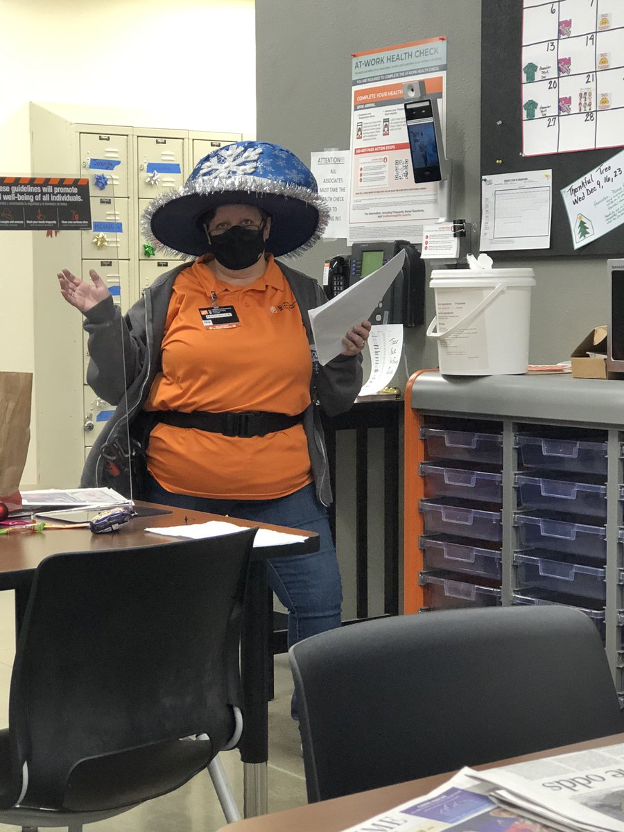 Mama2Bubba_Boo's tweet photo. Michelle MET ... Hats Off To You  #crazyhatday #highflyinghelena #3106D255 #december2020  @SASM3106 @SnarrOps3106 @JeffGroomsHD @HeittSarah @Michell77732711 @MTBobDHRM255 @BlankenshipSB https://t.co/v6PtYXCpwX