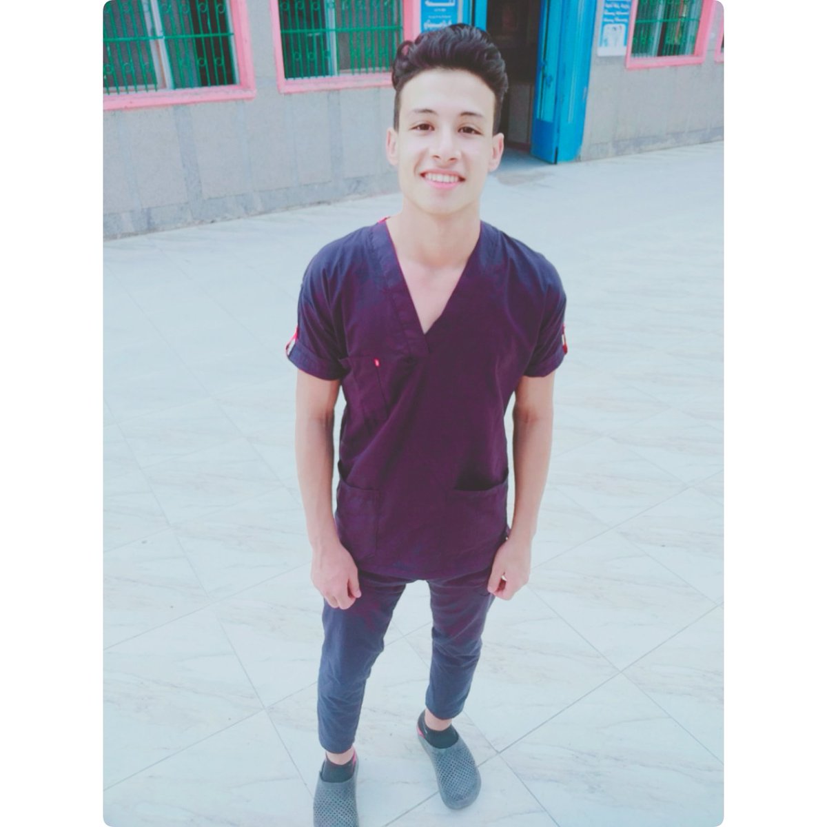 وها أنا قد بدأتُ في عامي الواحد  وال 20 🌸
- لا أدرى كيف مضى كل هذا  وبلمح البصر ، إن الحياة قلبتني كثيراً بين كفيها .
تعلمت الكثير والكثير وان الطريق الذي رسمته لنفسي اعوام واعوام لم يكن اجمل من الطريق الذي هيئه الله لى ♥️
