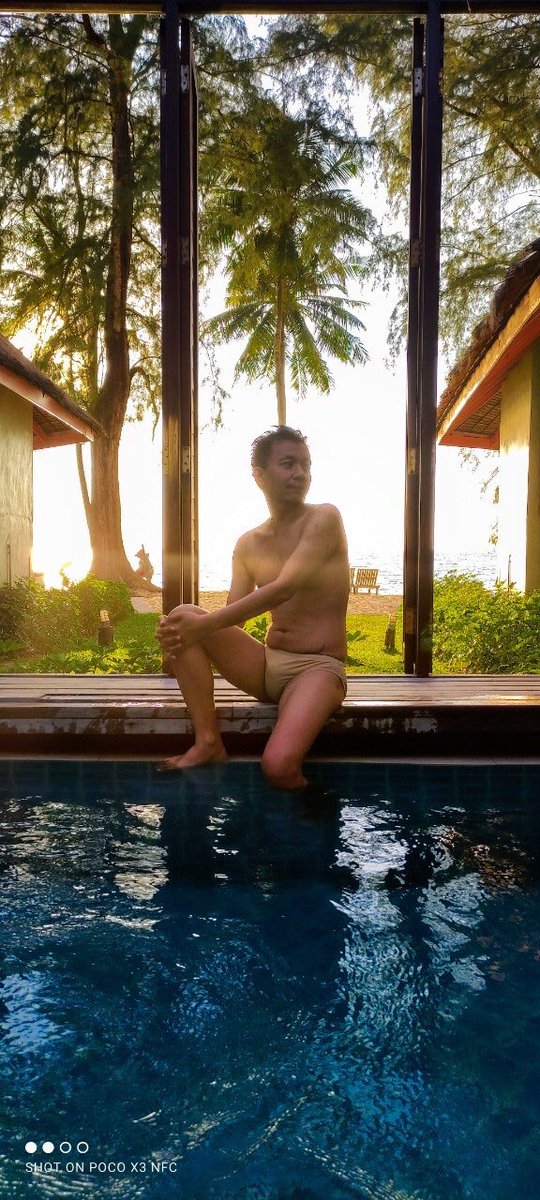 deadeff's tweet photo. “เล่นน้ำ”
#kohkood
#peterpanresort 
#seaview #pool #sea #sand #beach
#เกาะกูด #ปีเตอร์แพนรีสอร์ท 
#ทริปเกาะกูดอีกละ
#แน่นอนนั้นคือพุง 🤣 https://t.co/yuBhgBVpQs