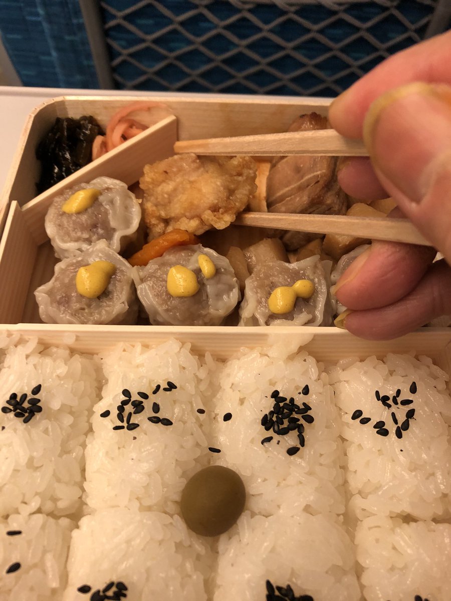 イナダシュンスケ つわものどもが夢のあと アンズを序盤で片付けてしまったのは 最後の伴侶としてこの小梅がずっと寄り添っていてくれたからである 了