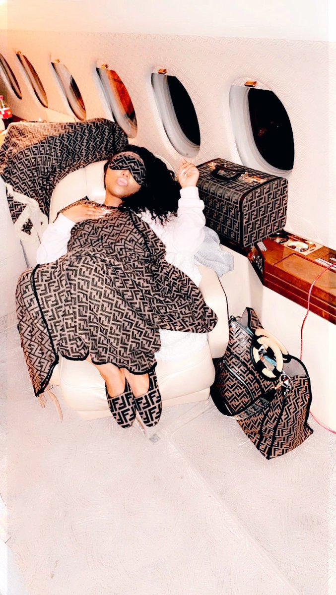 LilKim's tweet photo. FF shit up while I’m sleeping 🎯 Back at it 💎⠀⠀⠀⠀⠀⠀⠀⠀⠀⠀⠀⠀
  ⠀⠀⠀⠀⠀⠀⠀⠀⠀⠀⠀⠀
Thank you sooo much biirdee!!! The jet was amazing ❤️❤️❤️ You guys are the best!! Make sure when you’re flying private it’s with biirdee 🛫 https://t.co/4QML197f9b