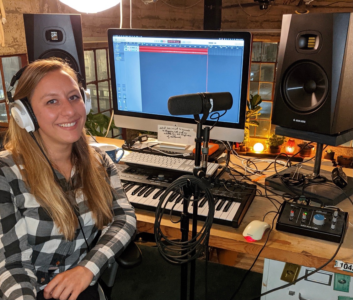 duffy_'s tweet photo. Tune in to @BFFdotFM now to hear standout 2020 tracks that got me through this year! Show recorded at Studio R (aka upgraded home studio) 🎧 https://t.co/4fG2ADf5Md