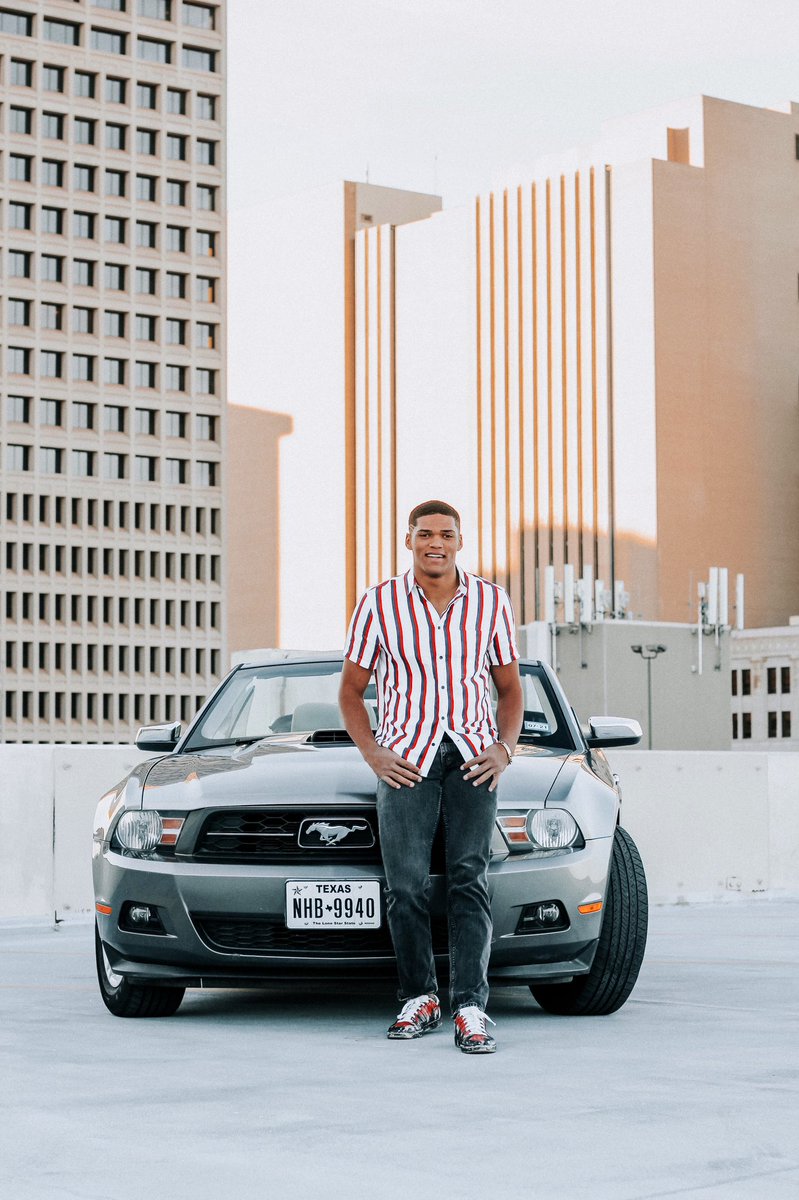 atmcdonald13's tweet photo. getting the word out, @alexislusterrr takes the dopest pics. Dm this girl and get some fire photographs!! 🤍 https://t.co/LqBB1zuOlz