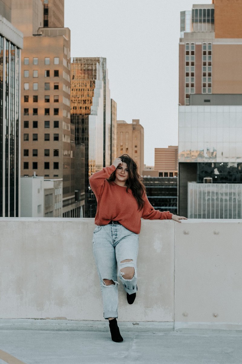 atmcdonald13's tweet photo. getting the word out, @alexislusterrr takes the dopest pics. Dm this girl and get some fire photographs!! 🤍 https://t.co/LqBB1zuOlz