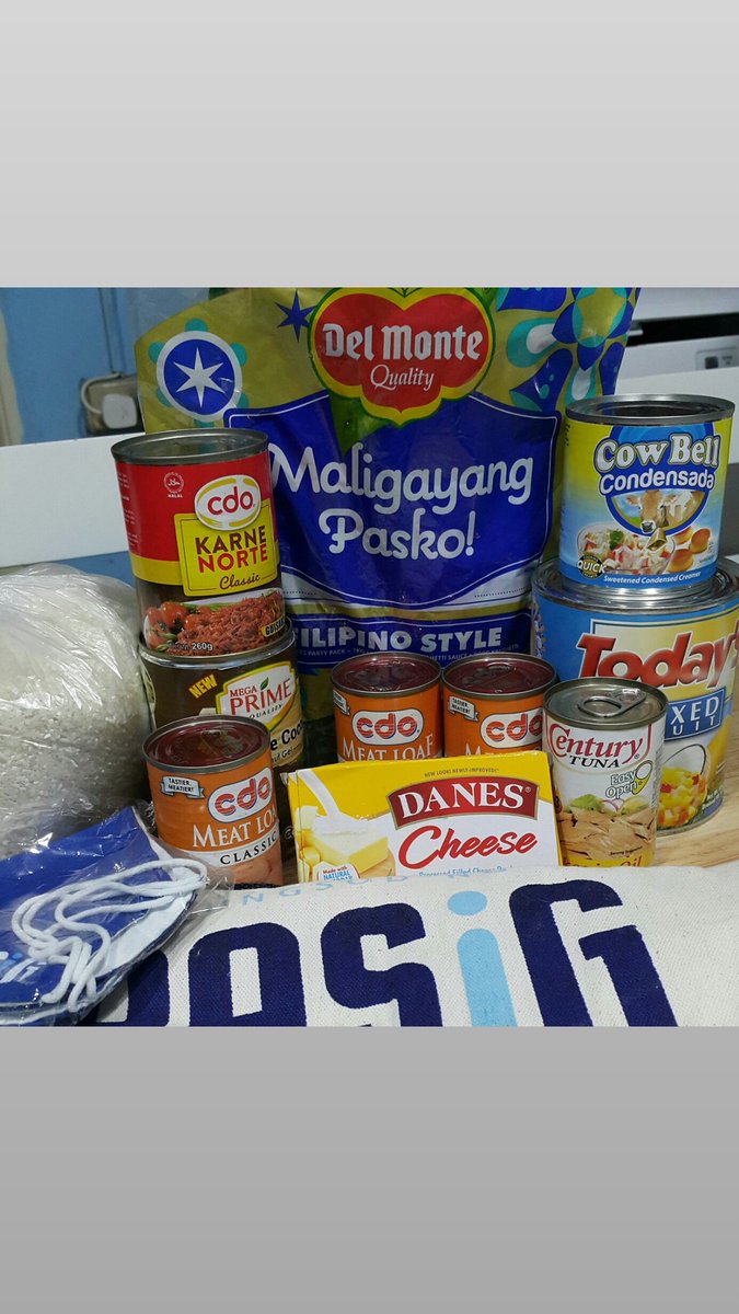 JhenDrf's tweet photo. EVERY household in Pasig City gets to receive this Christmas Package from Pasig LGU thru the amazing stewardship of our beloved Mayor #VicoSotto and Council 😍🤗.  Maraming Salamat po!😊 ❤❤❤
#Christmas2020
#GloryToGod
#UmaagosAngPagasa
#BetterPhilippines https://t.co/IfRCObksAA