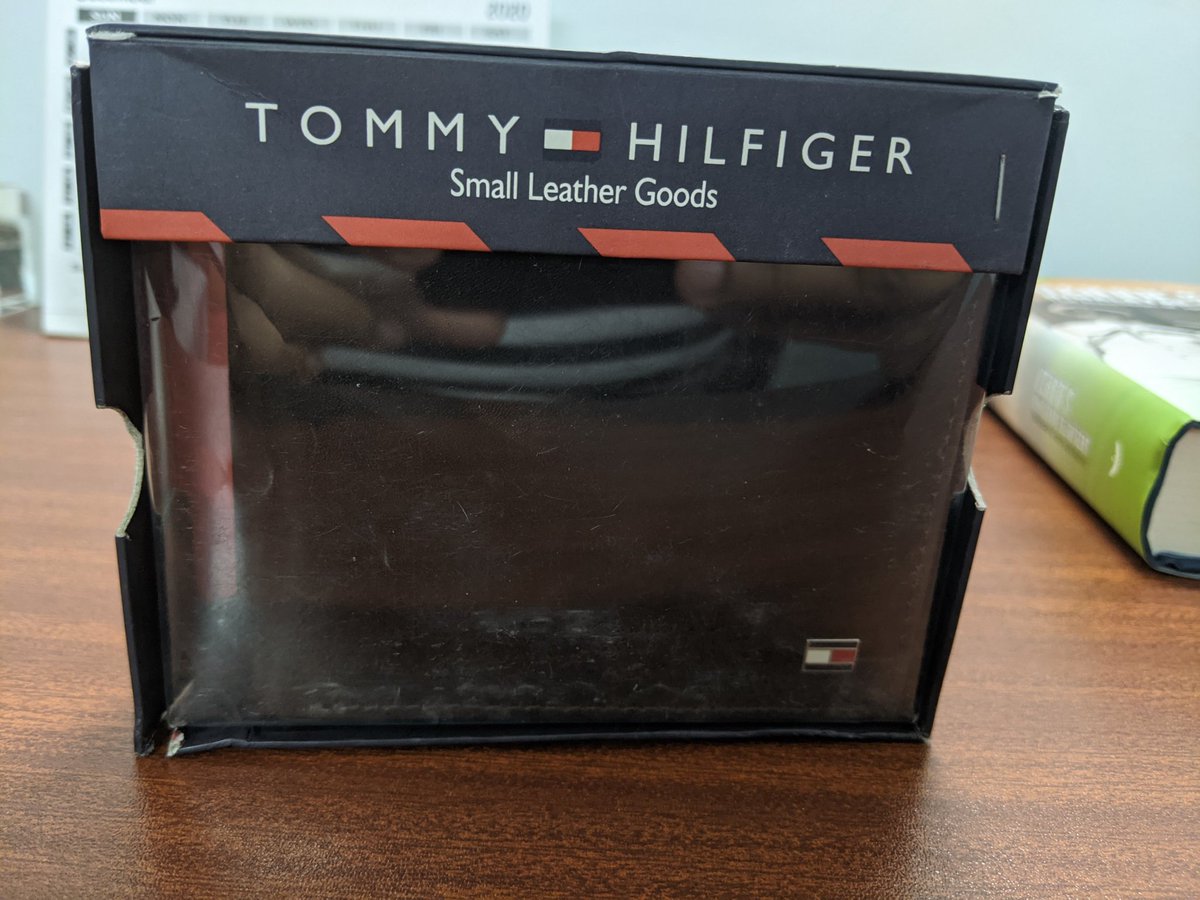 Rithesh04's tweet image. Done that. The product is different from that I ordered. And it is also damaged. #ReturnRequest #poorcustomerservice #Fraud #MyntraFraud #EcommerceFraud. This looks like a deliberate attempt to impose damaged products on customers and a way to steak their money.