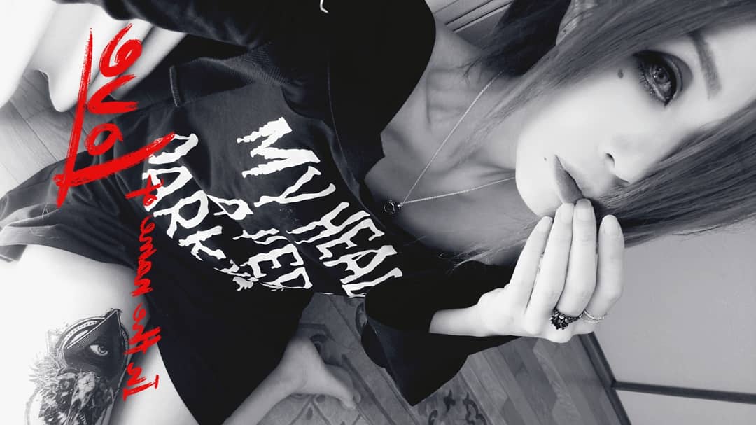 gothic_fetish☪︎
#雰囲気嫌いじゃないよって人いいね #雰囲気 #メイク好きさんと繋がりたい #ドール #病み垢さんと繋がりたい #地雷系メイク #量産型メイク #お友達になりませんか #いいねした人全員フォローする #自撮り界隈 #メンヘラさんと繋がりたい #コスプレイヤー #彼氏募集中 #男装 #拡散