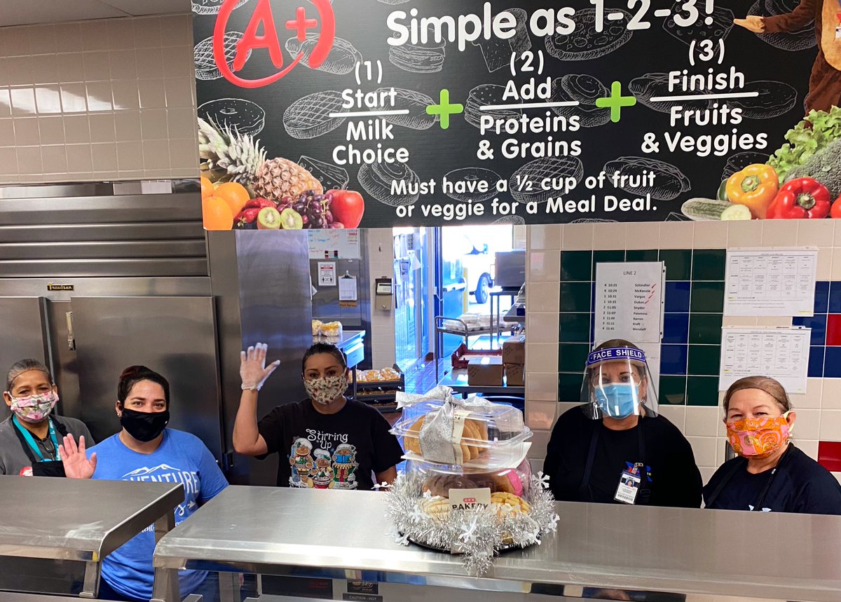 KuentzLeaders's tweet photo. December Days of Service: Huge thank you to our amazing cafeteria ladies for their dedication to all of our families @NISDKuentz! Enjoy the pan dulce 🥐 #servantleaders #rootedkuentz #Christmas https://t.co/CEFuylo8B5
