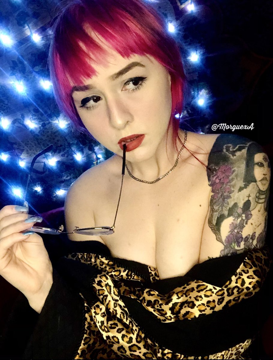 theemorrigannn's tweet photo. Giving hot, alternative, mom vibes..💕🐆

• OnlyFans link in the Comments • https://t.co/37J7GEuxKx