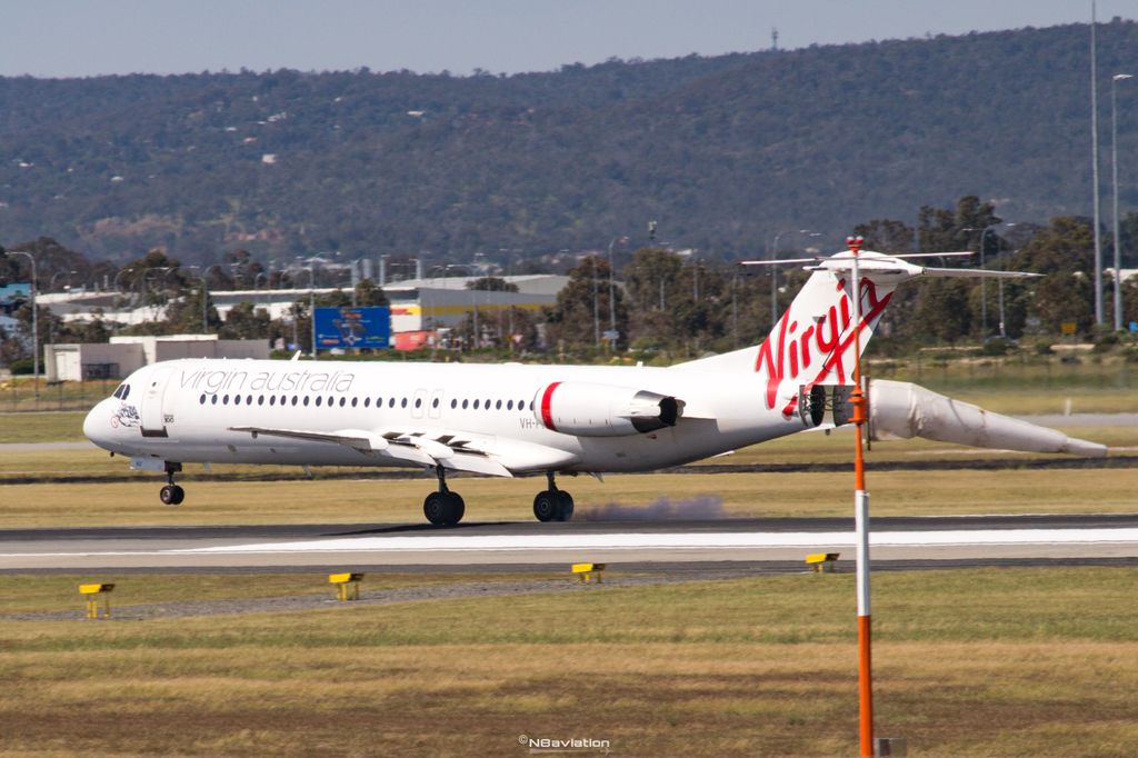 N8aviation's tweet photo. 📸7 Oct 20
🔲 #fullflapsfriday and Virgin's FNU smokes it on #touchdown runway 03. A 'clear' shot is always great, but in this case the windsock works perfectly👌
.
#aviation #thisisaviation #fokker #F100 #australia #windy #sunshine #perth #ypph #vhfnu #planelovers https://t.co/bGBOBlAORP