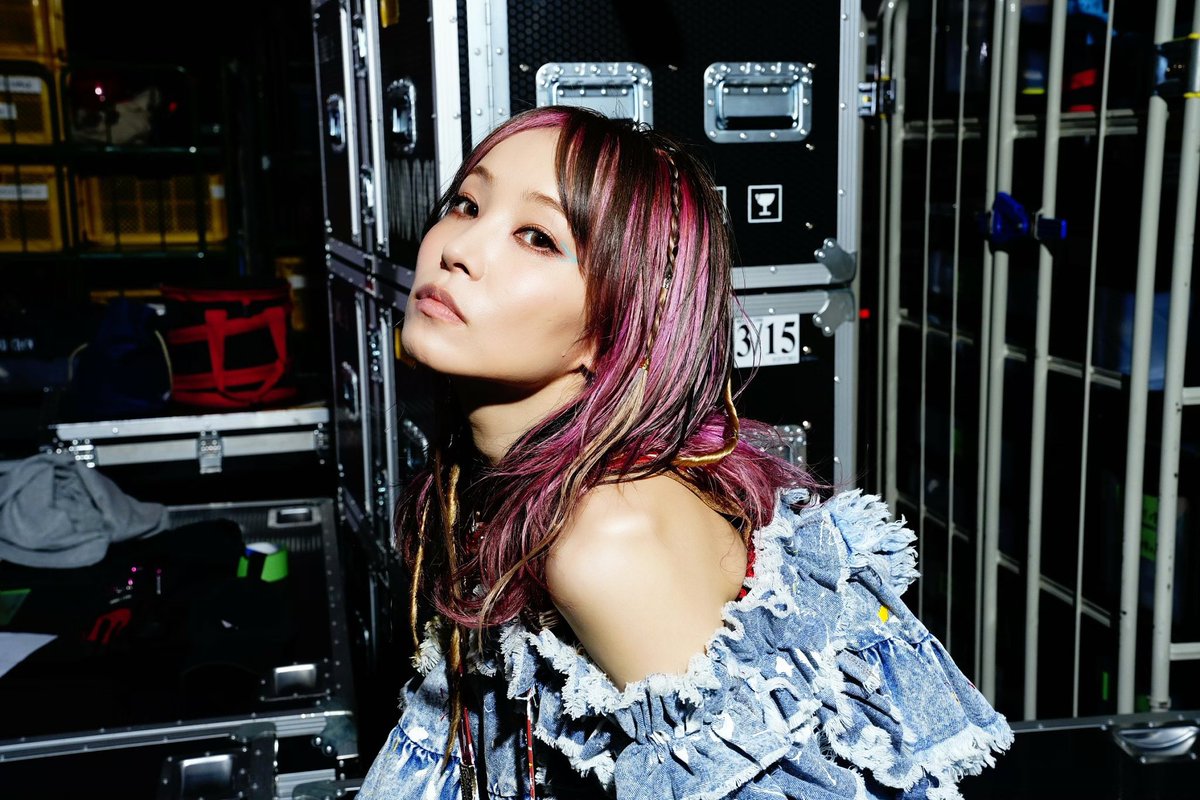 MAiXLiSA's tweet photo. ねえねえねえ!!
1番大好きなptwの衣装!!!
ああああ好きすぎる!!!!!!!
絶対この衣装作って着てやるうう!!!
#LiSA @LiSA_OLiVE
#ONLiNELEONiNE #LEO9
#playtheworld #ptw 🦵👏🌈 https://t.co/gHiB16qlN8