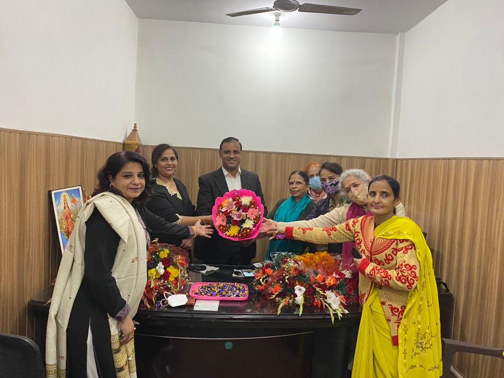 SHASHI01192's tweet photo. Happy birthday to a person that’s charming, talented, and witty, and reminds me a lot of myself. @Rajeevch @iVinodBachheti @GautamGambhir @1delhibjp @JPNadda @AmitShah @adeshguptabjp https://t.co/hr1f1mxiww