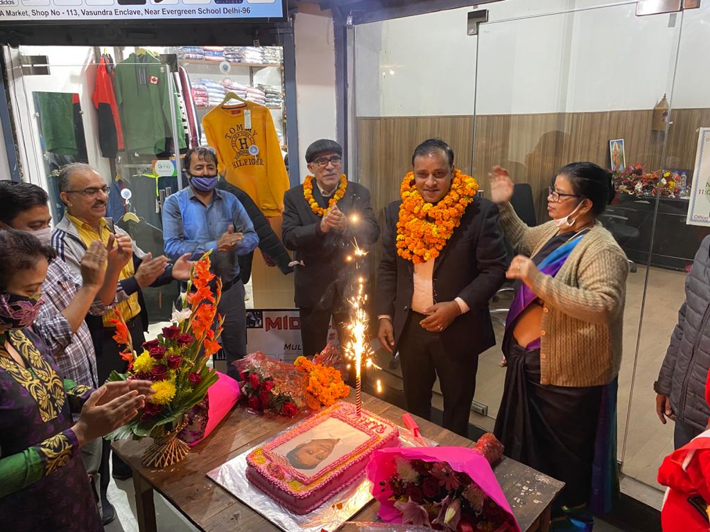SHASHI01192's tweet photo. Happy birthday to a person that’s charming, talented, and witty, and reminds me a lot of myself. @Rajeevch @iVinodBachheti @GautamGambhir @1delhibjp @JPNadda @AmitShah @adeshguptabjp https://t.co/hr1f1mxiww