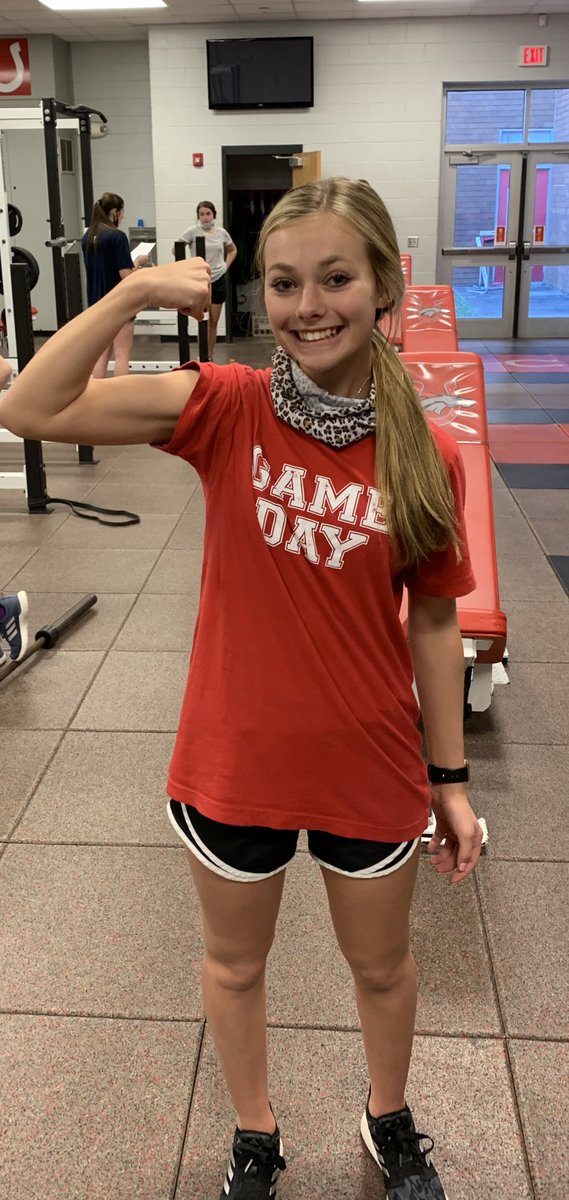 PalmettoSoftba1's tweet photo. Smiles all around and guns 💪 blazing #8thgradestrong #raisethestandard #next https://t.co/PvqsVsPjxt