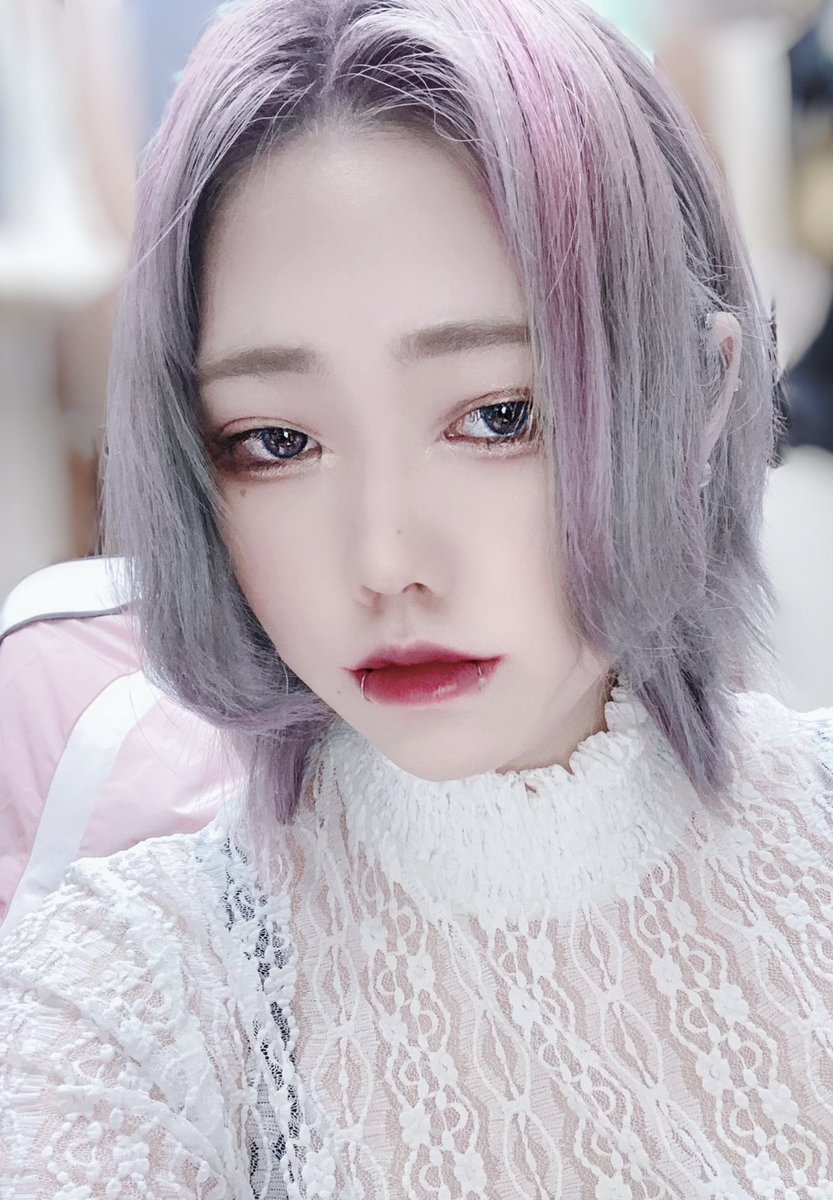 兎原卍 ꪔ ジョン コナーのふんわり立ち上がり前髪セットのやり方わからんくて 90年代アニメのカックン前髪になってしまう ワンレンとかも憧れるんだけど中顔面 面長デコヒロシなので 前髪がモーゼすると死ぬ