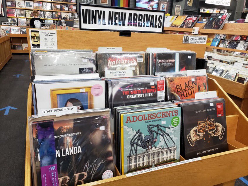ronenlanda's tweet photo. Signed copies of the limited edition @1BR_Film original score LP are available @RecordExchange, the pride of #Boise!  And for everyone else, get yours on Bandcamp. Thank you @VinylGrrrl https://t.co/IIbatOvPjr