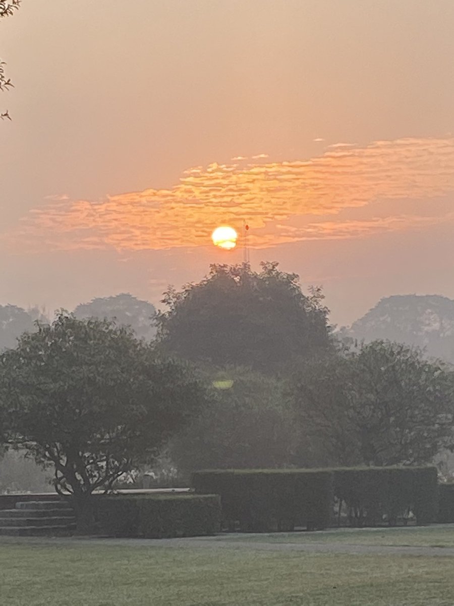 shailmayaram's tweet photo. The very experience of #Hiranyagarbha #sourceofcreation #goldenegg #cosmicwomb #paintingtheskygold rendering of #Manaku in #Pahariminiaturepainting https://t.co/VE3Zw2H50r