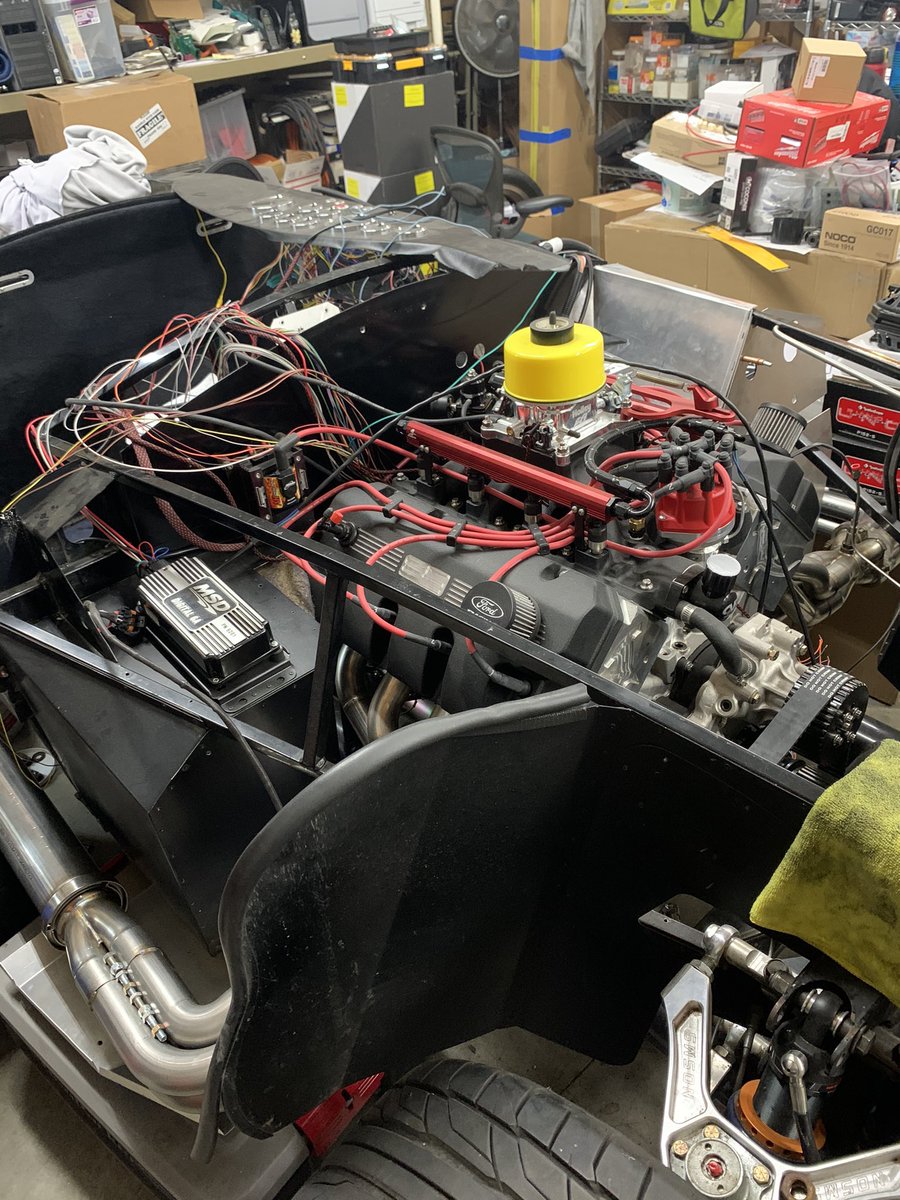 RainWorksAuto's tweet photo. Did you know that if you don’t properly purge the air from the cooling system in a Mustang engine that this can happen? This fix wasn’t cheap BTW. Anytime you fill a cooling system make sure you purge it! #mustangcobra #pistons #blownengine https://t.co/PdUwEhw0fz