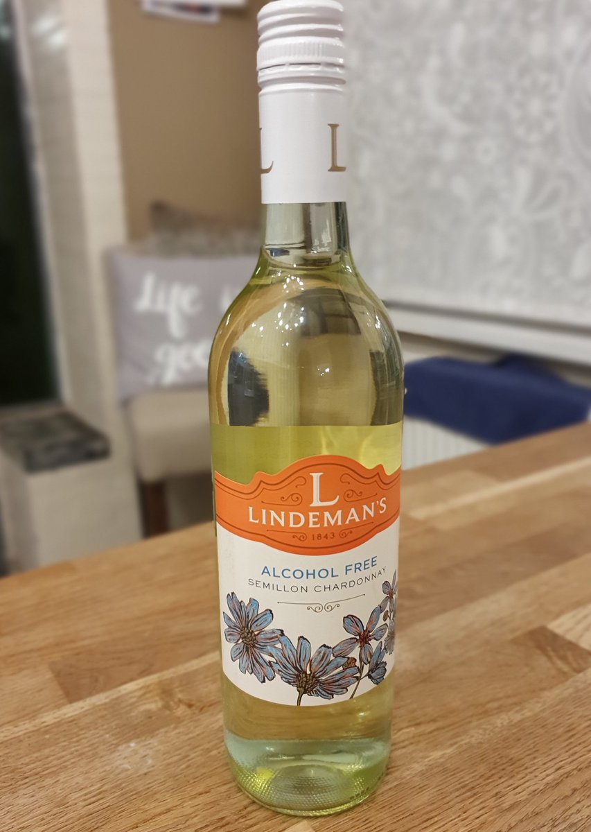 NathTweetD's tweet photo. @DaveGroenland Ik vind deze best lekker, maar is witte 'wijn'. https://t.co/KfEMZYXvwT