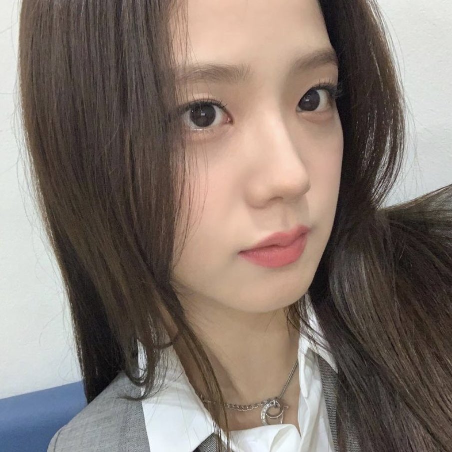lqofgreen's tweet photo. Green as Jisoo - a thread https://t.co/YFFBigy9uL