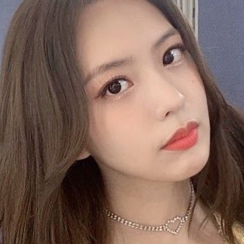 lqofgreen's tweet photo. Green as Jisoo - a thread https://t.co/YFFBigy9uL