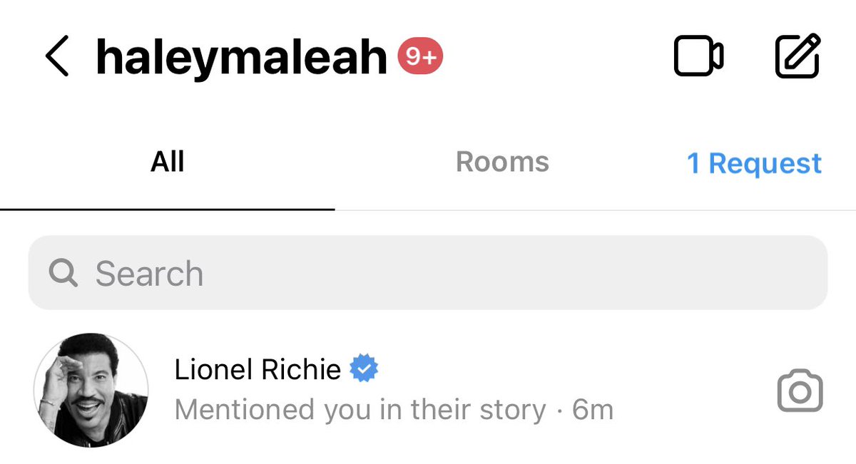 haleymaleah's tweet photo. K wellll, imma sign out of socials now, because I’ve officially peaked. 

@LionelRichie you’re the best!! 😍 https://t.co/pIif9EivoR