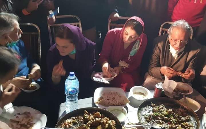 مریم نواز نے کل شام کا کھانا بٹ کڑاھی پر کھایا۔ اب اگلا پرچہ بٹ کڑاھی کے مالک پر کٹے گا۔