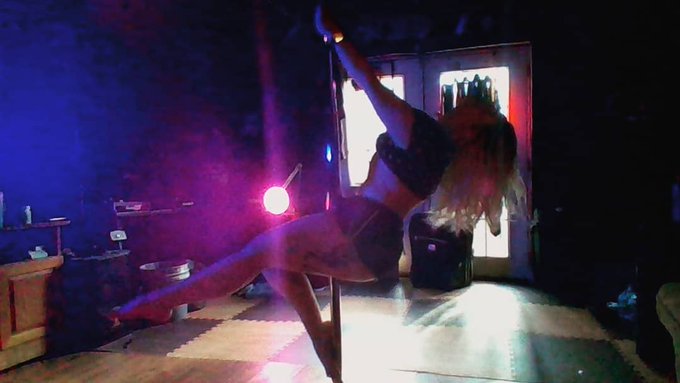 10 more days til my bday! CashApp me a present! $WhitRyderXXX #dancer #Cashappblessing #COVID19 #SugarBabyTwitter<a href="/tag/training"class="tags"><span>#training</span></a><a href="/tag/gains"class="tags"><span>#gains</span></a><a href="/tag/dancer"class="tags"><span>#dancer</span></a><a href="/tag/inked"class="tags"><span>#inked</span></a><a href="/tag/tattoos"class="tags"><span>#tattoos</span></a><a href="/tag/dancing"class="tags"><span>#dancing</span></a>