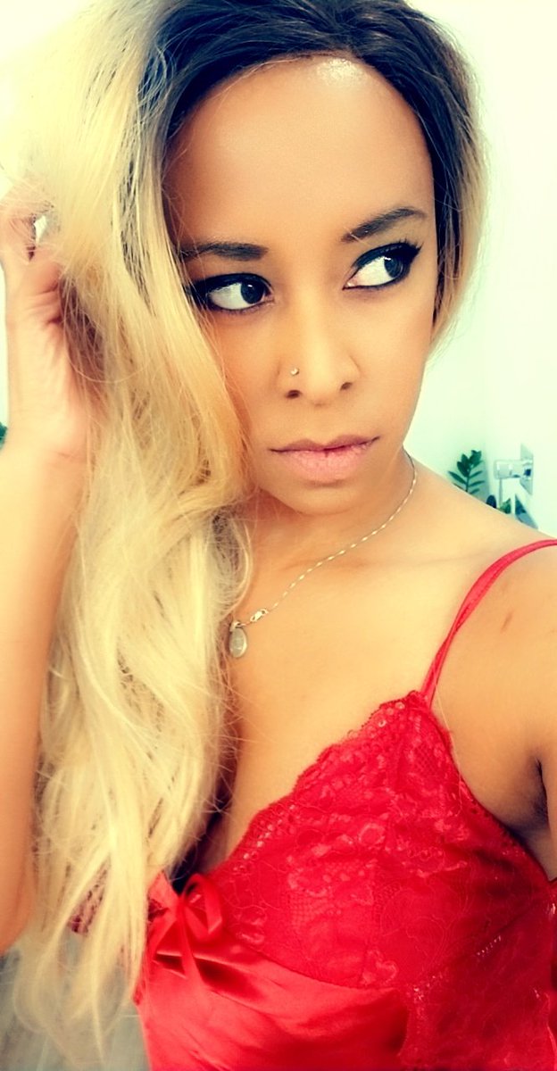 kravingkara's tweet photo. Is it time to seduce him? https://t.co/70opMXP0b7