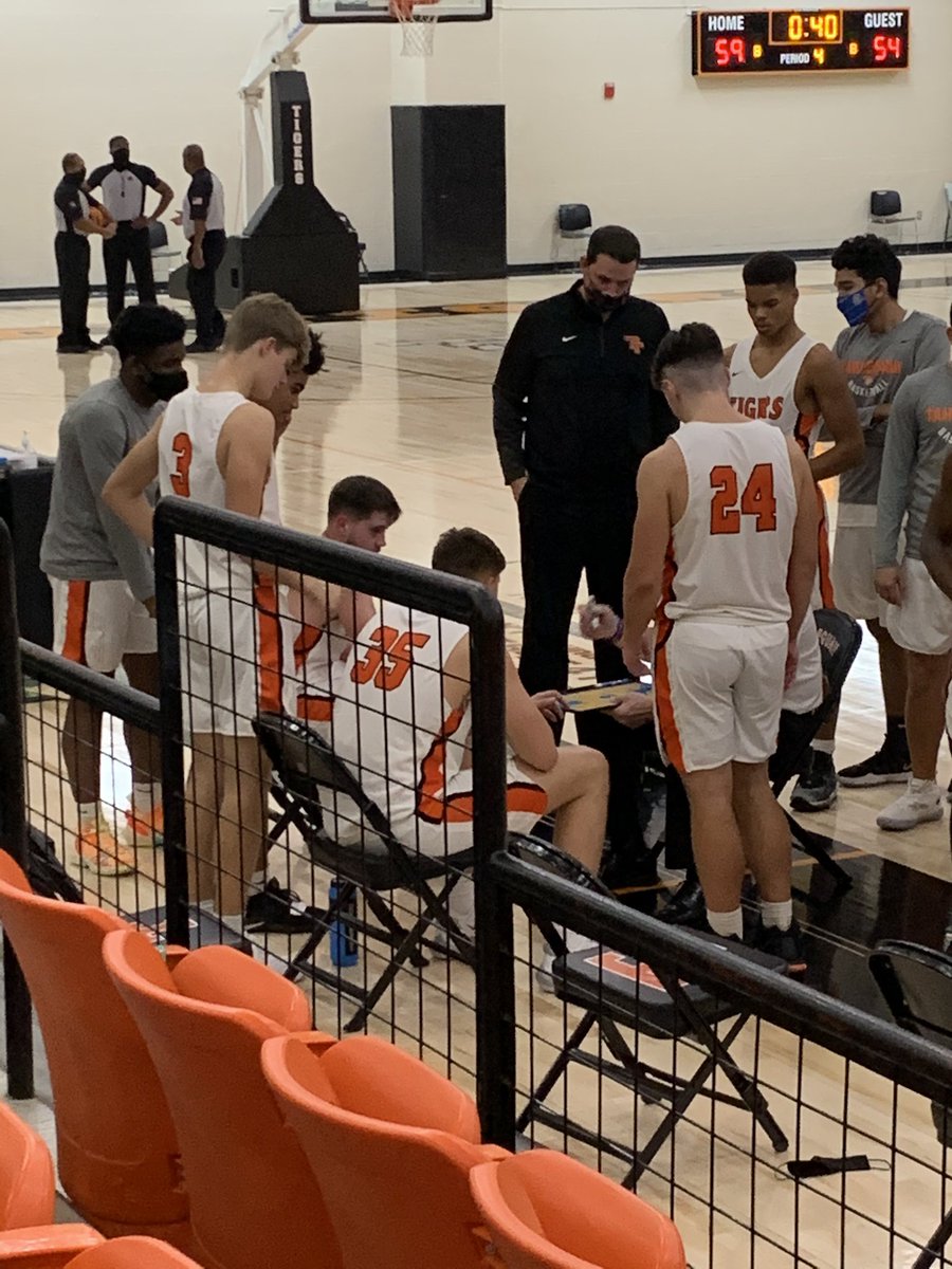 leahmatlock's tweet photo. Tigers WIN 59-56, proud of my #3!
#tigerswin
#sophomoreseason
#HorribleRefs https://t.co/3oWDPEursZ