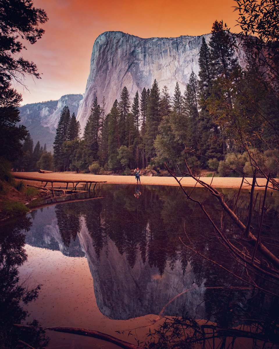 SuddenlySee_com's tweet photo. Apocalyptic skies over @YosemiteNPS (Labor Day 2020)
 #creekfire #tbt #yosemite https://t.co/oCoDMwzGGV