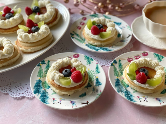 ABRecipes's tweet photo. Christmas Wreath Mini Pancakes #MadeFromScratchQuality #HomemadeMadeSimple #IC (AD) https://t.co/Sf9nb1hMlU https://t.co/cJJ5sleFoV