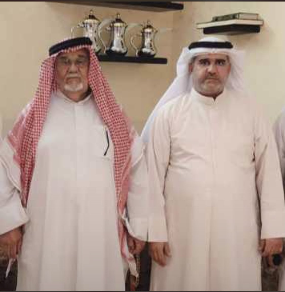 j22004's tweet photo. اللهم ارحم ابي محمد الشبرم الجدران الجشعم وغفر له وجعل قبره روضة من رياض الجنة https://t.co/reimYeGC7y