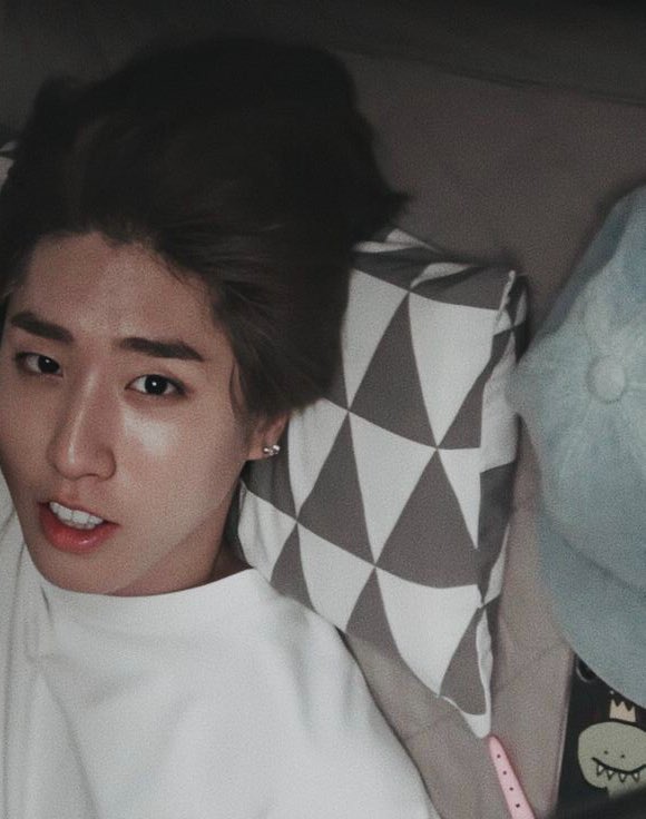 hanlvsly's tweet photo. *:･ﾟ✧  한 지성 = 행복이 *:･ﾟ✧ https://t.co/JMwUt2c9RA