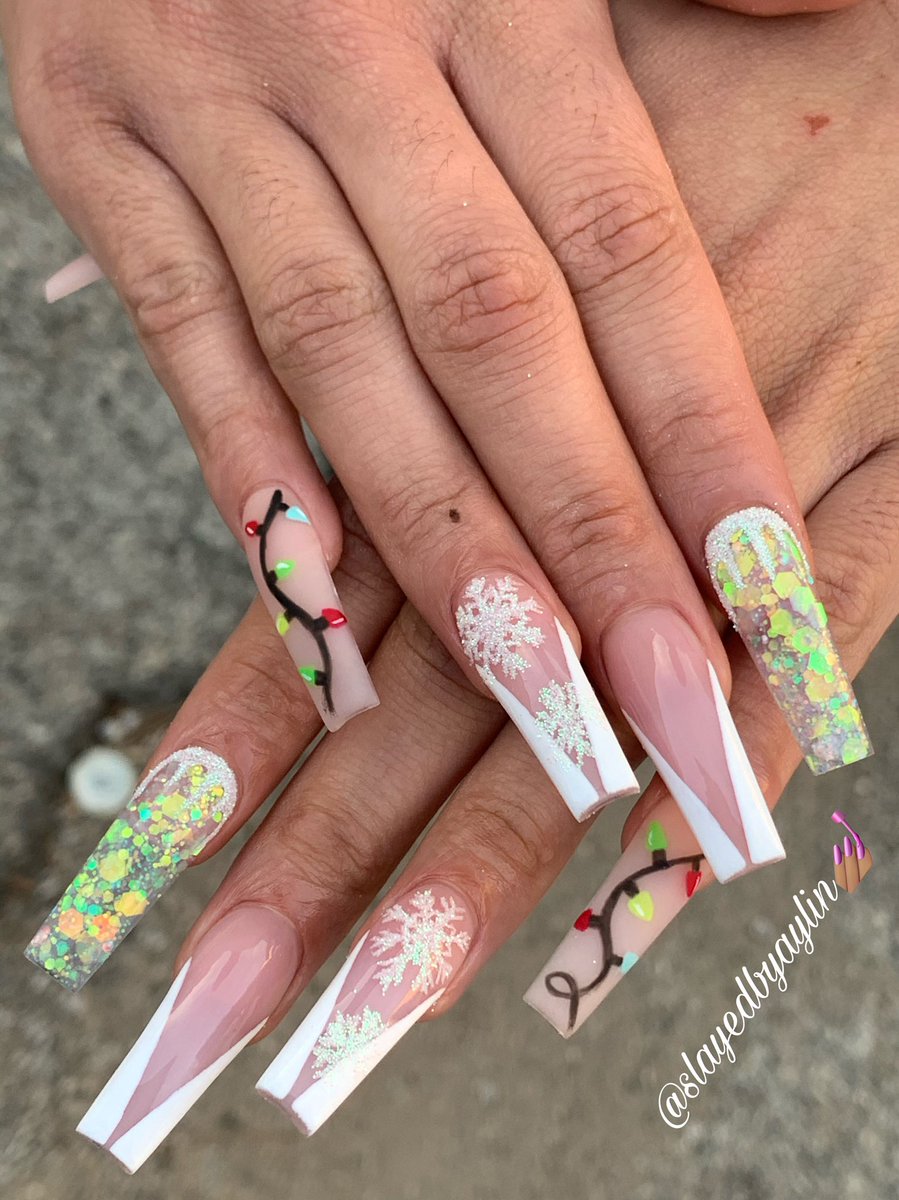 __aylinnnn__'s tweet photo. 14 days til Christmas❄️❄️🎄💅🏽💅🏽 https://t.co/iawQccCgaF