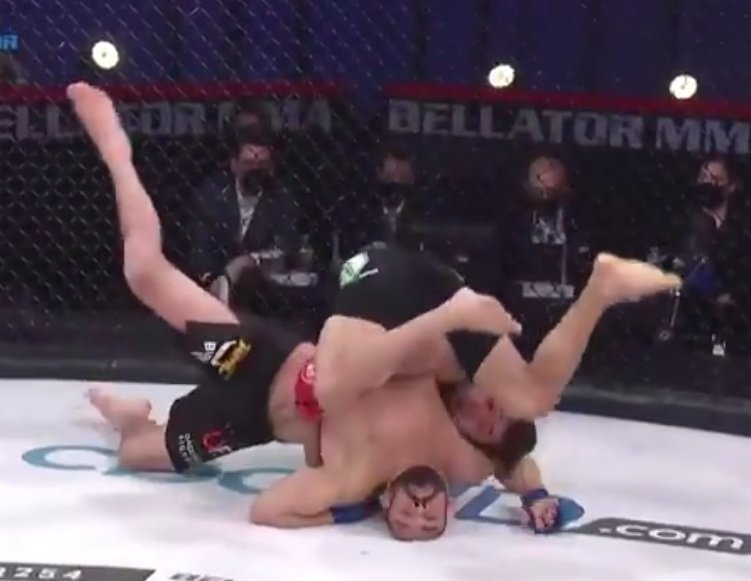 MacMallyMMA's tweet photo. #Bellator254 https://t.co/xsGrlYNhLm