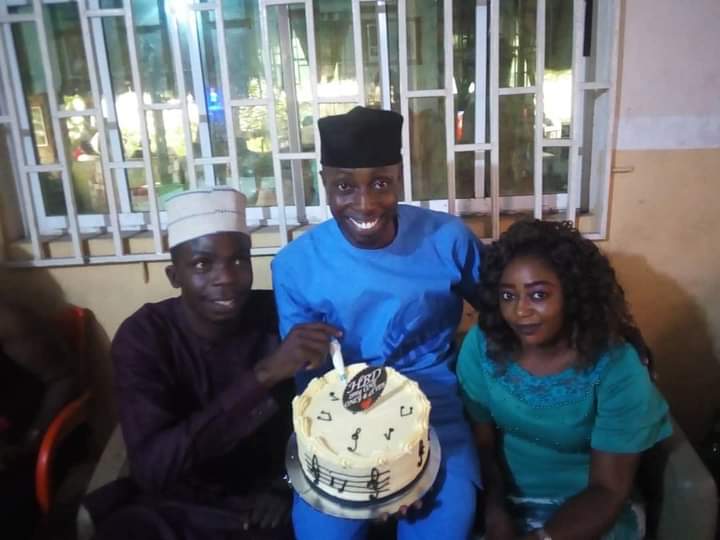 mcphemi_ephicy's tweet photo. Honestly you need no social media influencer to blow your trumpet, your good work will speak for itself. 

Happy birthday Olumide Olamide {@MrLummie } Empire Radio 104.5 fm
The best Presenter.

You will prosper.

         ~®McPhemi™ https://t.co/KMTADNC3JM
