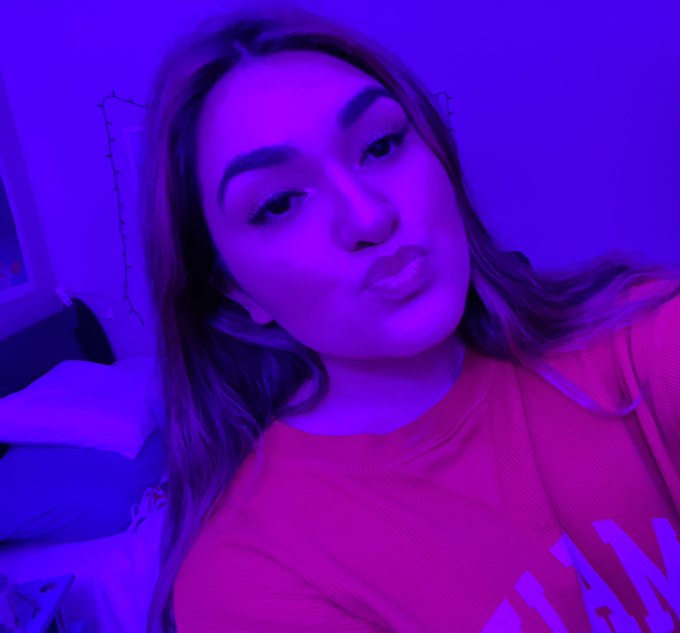 I just want ur hands around my 🎶throat🎶 https://t.co/fAZc5P7gOL