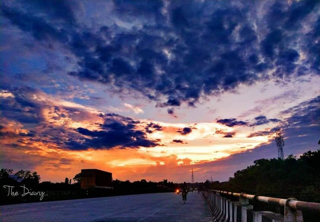 OfficialTheDia2's tweet photo. Coming back to where you started is not the same as never leaving.
Picture Courtesy: Monovir Dey

#trending #viral #facebook #explorepage #socialmedia #naturelover #sunset #explore #follow #photography #picoftheday  #beautifulphoto #blog #blogger #photoshoot #officialthediary https://t.co/QTFKzpk7wI