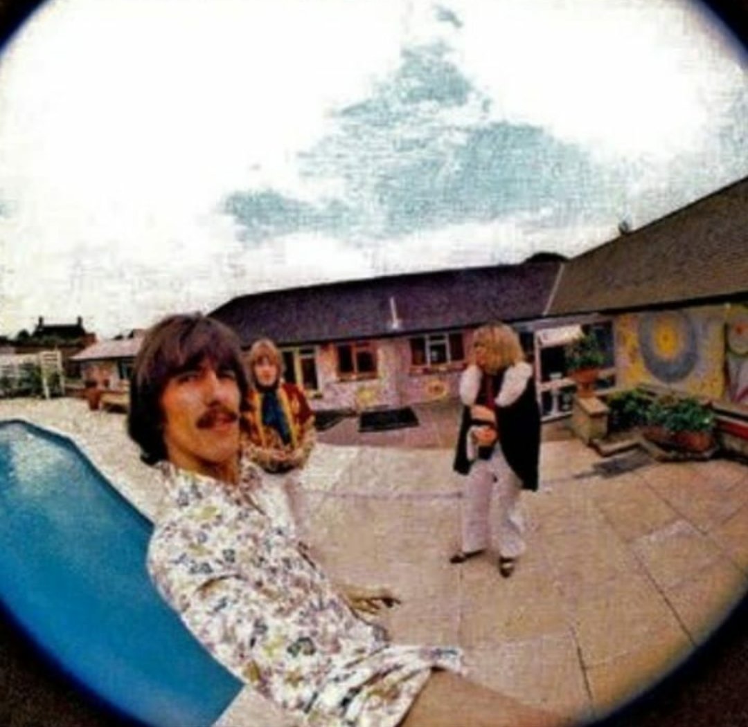 fabgeorgeh's tweet photo. "In the mid 60s he used to come out to my house, particularly when he'd got 'the fear' when he'd mixed too many weird things together. I'd hear his voice shouting to me from out in the garden, 'George, George' I'd let him in, he was a good mate." 
- #GeorgeHarrison on #BrianJones https://t.co/q6kdDRu0SU
