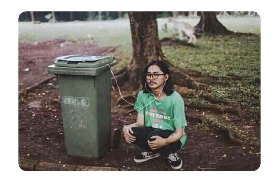 ronitkapill's tweet photo. How i feel, Every time Spotify shuffle plays @Its_Badshah ‘s music. 
PS- Latak-Matak-Chatak-Patak 
#LegendaryWritingSkills https://t.co/hGGsqsufmy