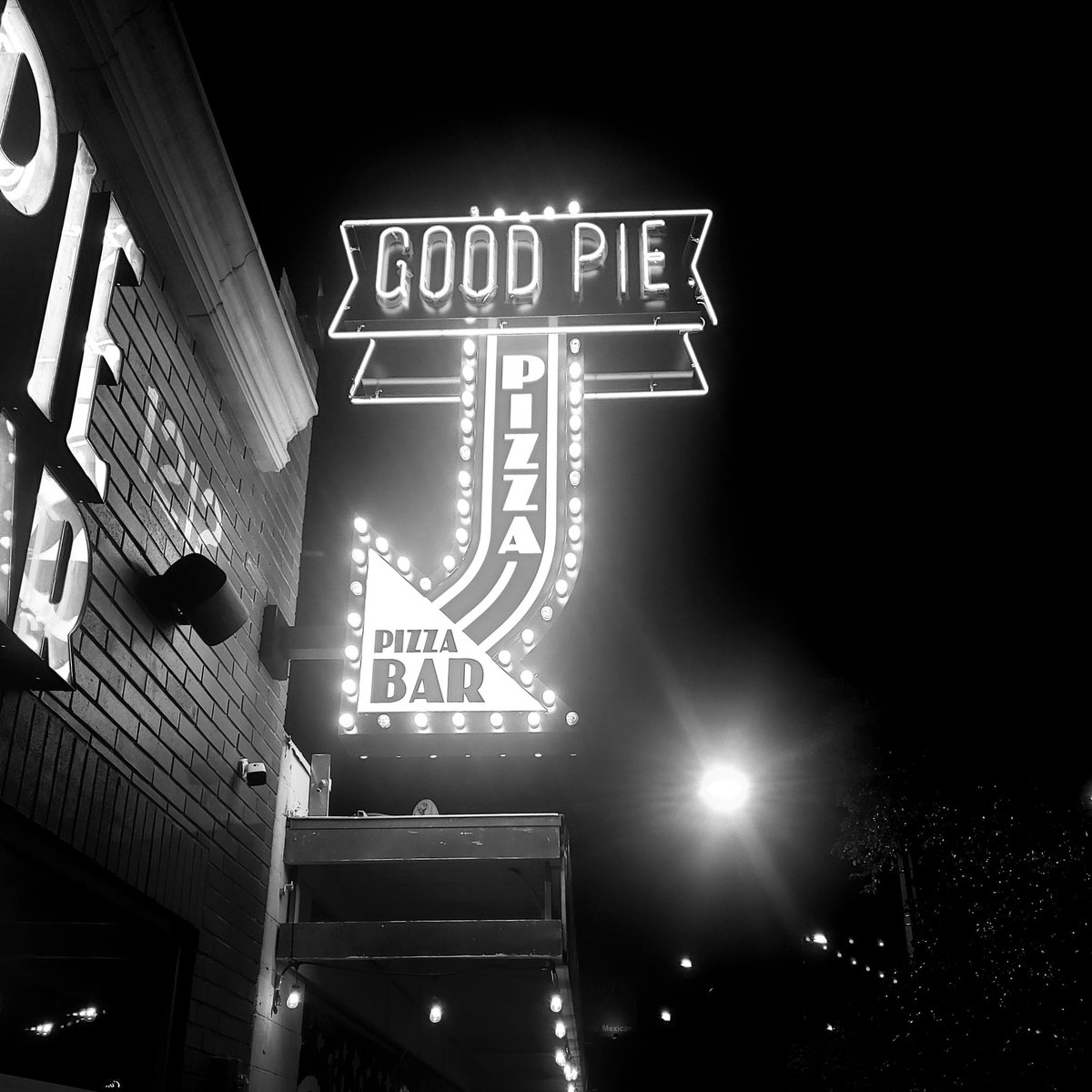 It is a good pie, indeed!  

We are thankful.

#LasVegas #pizza