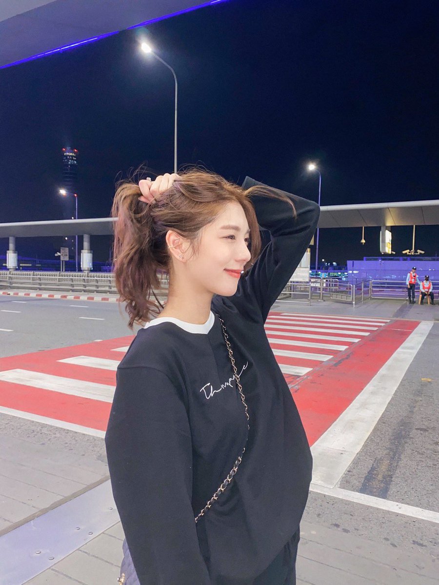 VenisVenice's tweet photo. สวมใส่เสื้อผ้าแบรนด์เรา โดยสาวเกาหลีค่ะ 😻 @tthanyawee

เลือกฟ้อนต์เลือกคำไว้ ให้เราสกรีน!!
You can create message on t-shirt.

Instagram : @9hr65min⁣
facebook : 9hr65min⁣
line @ : @9hr65min⁣

9hr65min 🧡🖤 https://t.co/tXwfSE9d8j