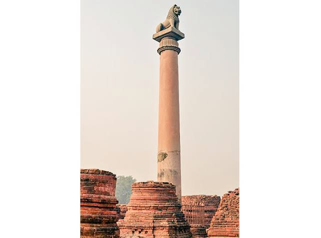 AncientGreats's tweet photo. DO YOU KNOW ?

Ashoka the Great, was an Indian emperor of the Maurya Dynasty, who ruled all of the Indian subcontinent from c. 268 to 232 BCE.

One of his stupas, The Great stupa at sanchi, has been declared as a World Heritage Site by UNESCO.
#Tourism @LostTemple7 #monolith https://t.co/KIUE550tLg