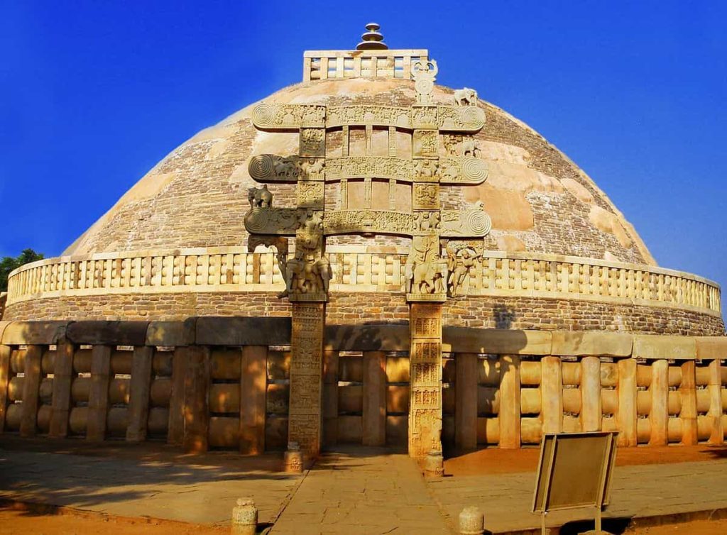 AncientGreats's tweet photo. DO YOU KNOW ?

Ashoka the Great, was an Indian emperor of the Maurya Dynasty, who ruled all of the Indian subcontinent from c. 268 to 232 BCE.

One of his stupas, The Great stupa at sanchi, has been declared as a World Heritage Site by UNESCO.
#Tourism @LostTemple7 #monolith https://t.co/KIUE550tLg