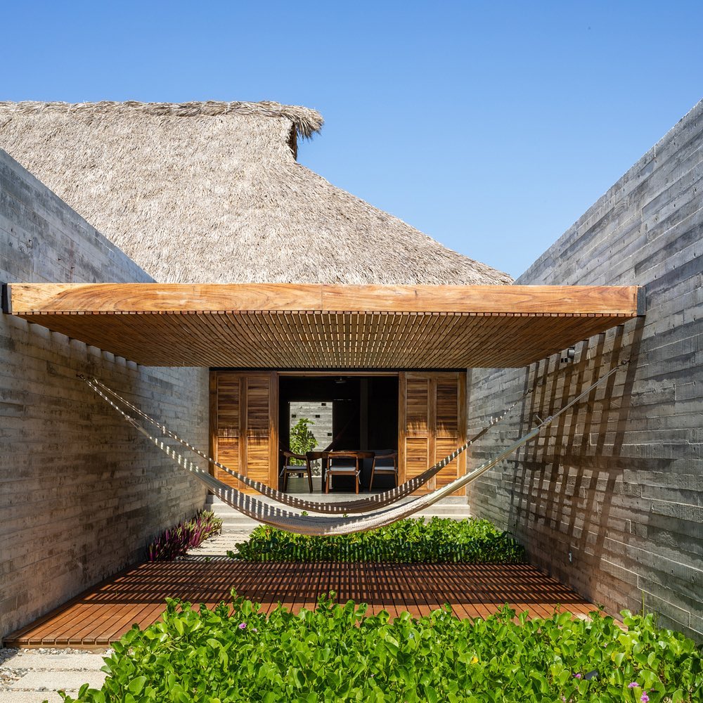 BuildeeePro's tweet photo. The double catch you will get having this as your vacation place- an amazing interiors and an overwhelming exposure to nature. Thoughts?

Tag someone who will love this design from @anonimous.mx 

#BuildeeeYourHome #BuildeeePro #BuildeeeDailyPick #photooftheday https://t.co/OJ5uKhUFkc