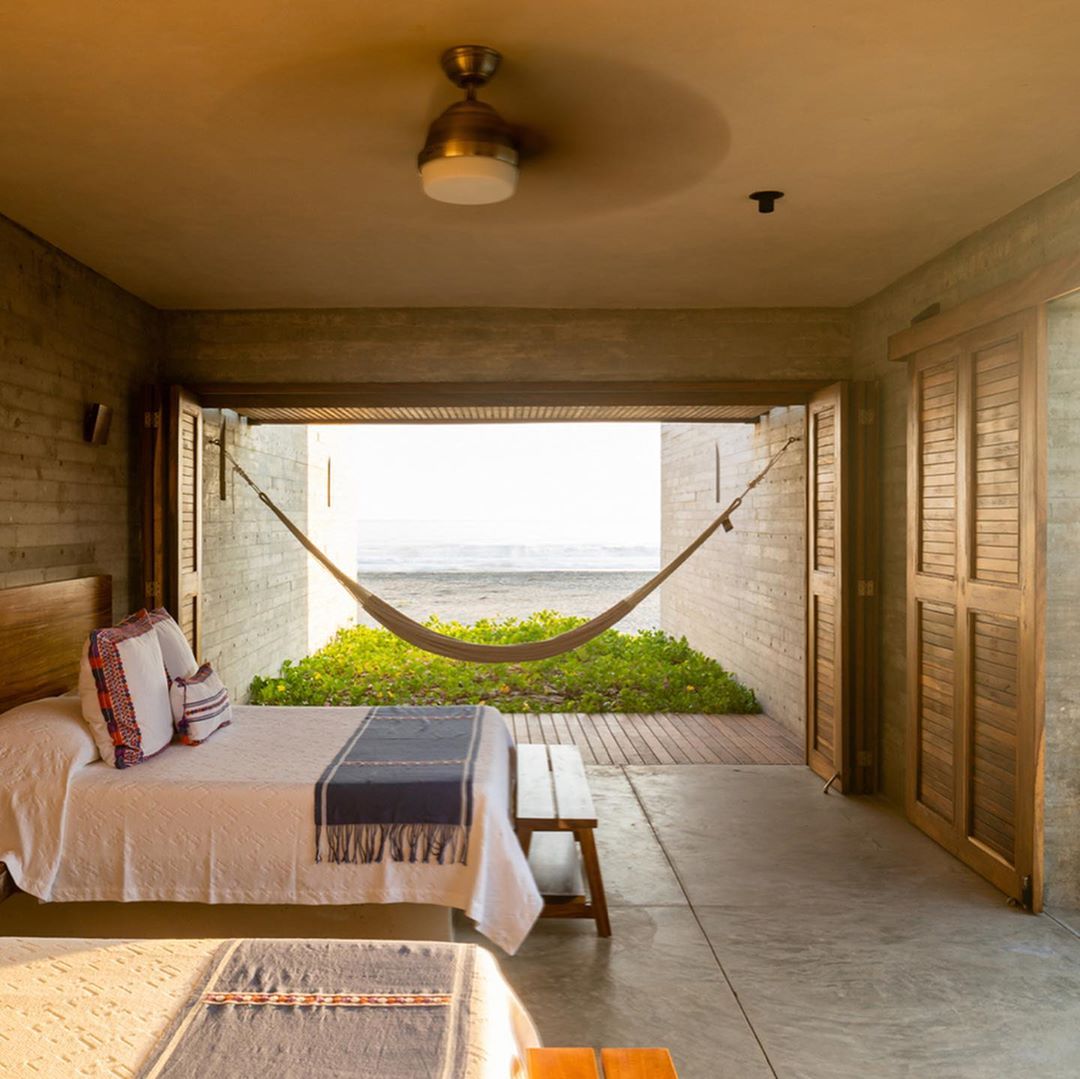 BuildeeePro's tweet photo. The double catch you will get having this as your vacation place- an amazing interiors and an overwhelming exposure to nature. Thoughts?

Tag someone who will love this design from @anonimous.mx 

#BuildeeeYourHome #BuildeeePro #BuildeeeDailyPick #photooftheday https://t.co/OJ5uKhUFkc