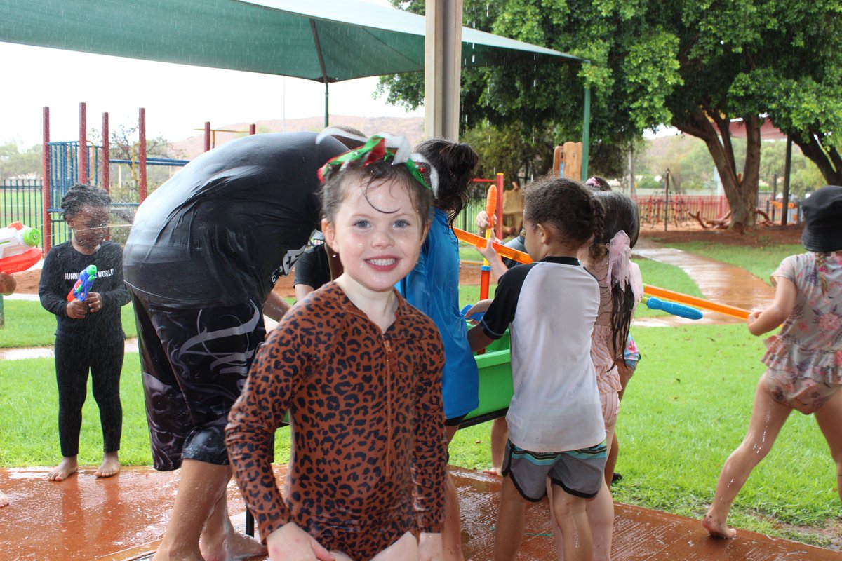 SouthNewmanPS's tweet photo. Who else is loving all of this rain!? @katiewallace50 @WA_Edu_News https://t.co/aala5aiqHj