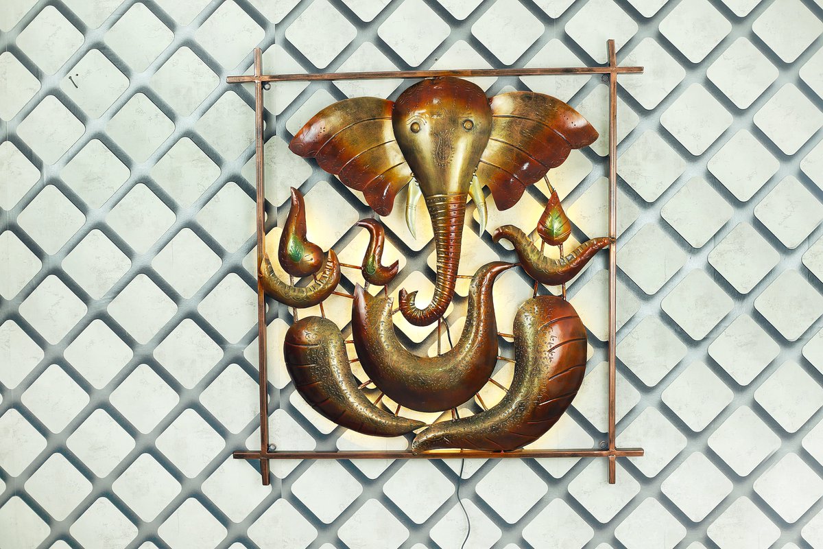 deepanami02's tweet photo. May Lord #Ganesha shower you with his choicest blessings. Add #posotiveVibes in your #home with Decorative Metal Ganesha With Led #WallArt manfactured  in India. Metal painted with powder coting for long lasting #product
We have many more things of Home decor https://t.co/ZWzaOpLIpi