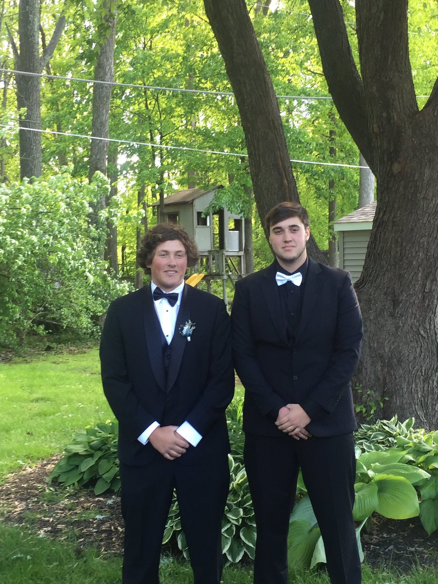 tyler_griffith4's tweet photo. Happy birthday brother @JAAA_MaN https://t.co/XoJv3NReGM
